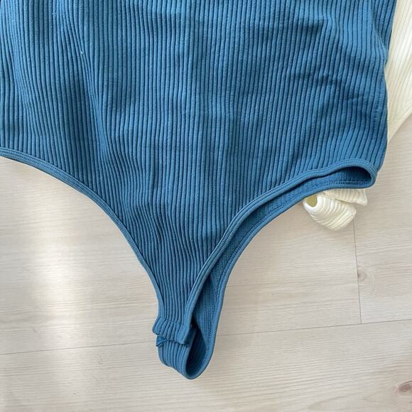 Gypsy & Jade 3-pk Deep V Bodysuits Ribbed Size L/XL White Black Blue NEW - Picture 4 of 10